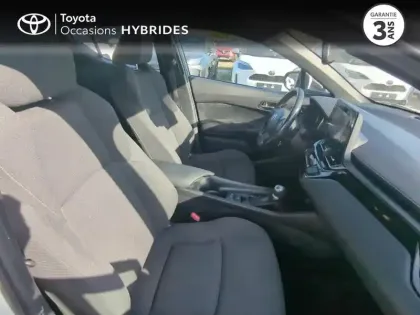 Photo 5 Toyota C-HR  122h Dynamic 2WD E-CVT RC18
