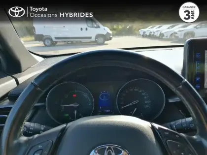 Photo 12 Toyota C-HR  122h Dynamic 2WD E-CVT RC18