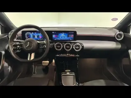 Photo 7 Mercedes Classe A  180 136ch AMG Line 7G-DCT