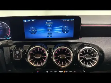 Photo 12 Mercedes Classe A  180 136ch AMG Line 7G-DCT