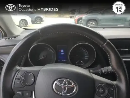 Photo 12 Toyota Auris  HSD 136h Design