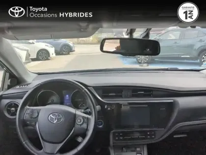 Photo 7 Toyota Auris  HSD 136h Design