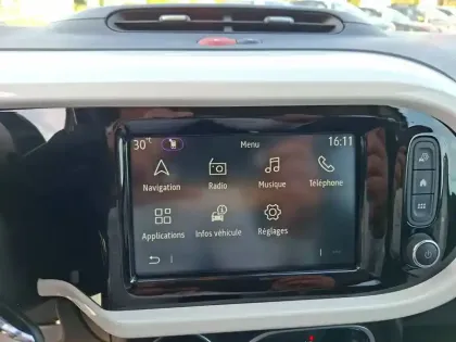 Photo 27 Renault Twingo  III E-Tech