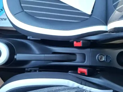 Photo 33 Renault Twingo  III E-Tech