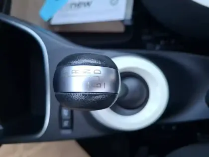 Photo 32 Renault Twingo  III E-Tech