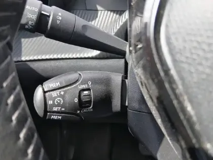 Photo 22 Peugeot 2008  Electrique 136 ch