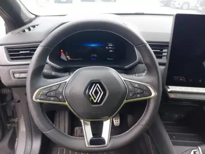 Photo 10 Renault Captur  E-Tech full hybrid 145 ch
