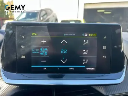 Photo 14 Peugeot 208  Electrique 50 kWh 136ch