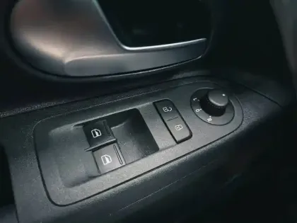 Photo 30 Volkswagen Up e- Electrique