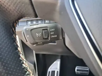 Photo 18 Peugeot 3008  Hybrid 225 e-EAT8