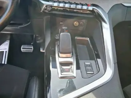 Photo 13 Peugeot 3008  Hybrid 225 e-EAT8