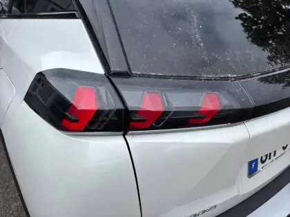 Photo 16 Peugeot 2008  PureTech 130 S&S EAT8