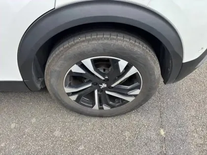 Photo 12 Peugeot 2008  PureTech 130 S&S EAT8