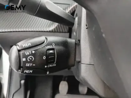 Photo 15 Peugeot 208  PureTech 75 S&S BVM5