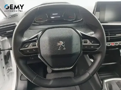 Photo 16 Peugeot 208  PureTech 75 S&S BVM5