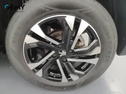 Photo 10 Peugeot 2008  PureTech 100 S&S BVM6