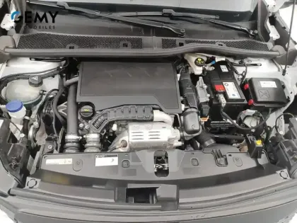 Photo 11 Peugeot 2008  PureTech 100 S&S BVM6