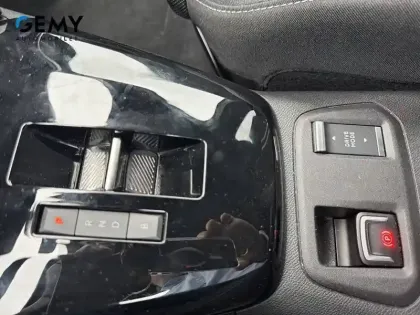 Photo 20 Opel Corsa  Electrique 156 ch & Batterie 51 kWh