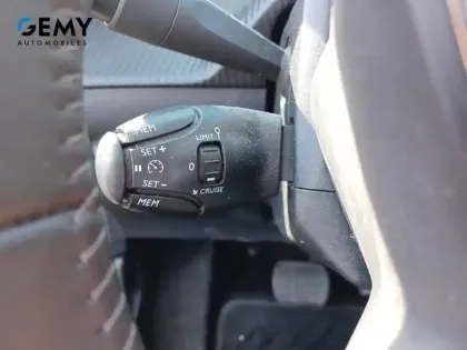 Photo 15 Peugeot 208  Electrique 50 kWh 136ch