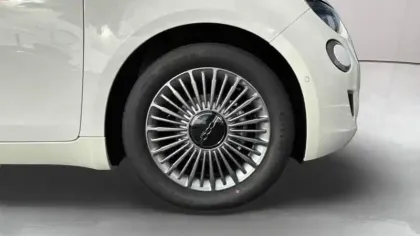 Photo 23 Fiat 500  e 95 ch