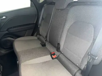 Photo 27 Renault Captur  E-Tech full hybrid 160 ch