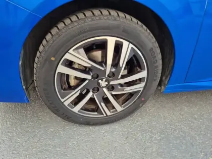 Photo 25 Peugeot 208  PureTech 100 S&S BVM6