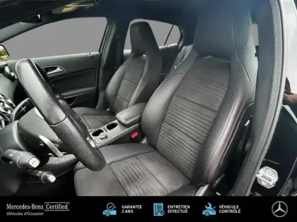Photo 19 Mercedes GLA 180 Intuition Pack AMG Line