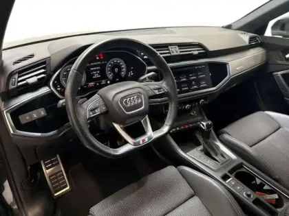 Photo 8 Audi Q3 45 TFSIe 245 ch S tronic 6 S line
