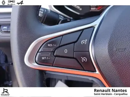 Photo 12 Renault Captur  1.3 TCe 140ch Intens EDC