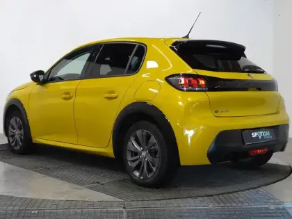 Photo 6 Peugeot 208  e- 136ch Style