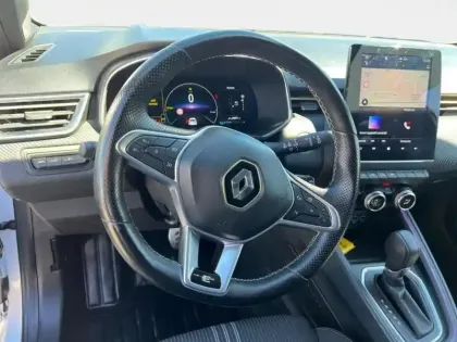 Photo 14 Renault Clio  1.6 E-Tech hybride 145ch Engineered