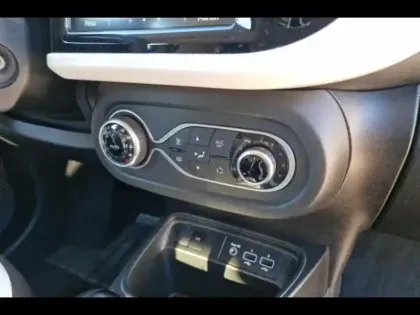 Photo 7 Renault Twingo  E-Tech Electric Techno R80 Achat Intégral