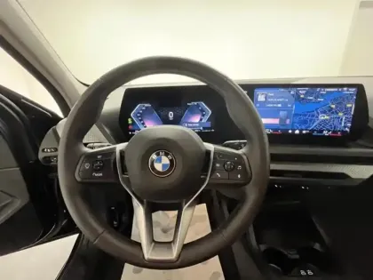 Photo 5 BMW Serie 1 Série 1 116A 122ch M Sport Design DKG7