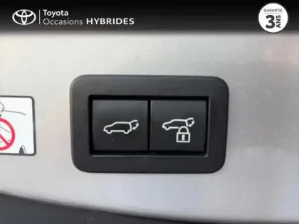 Photo 8 Toyota C-HR  2.0 Hybride 200ch Design Pack Confort