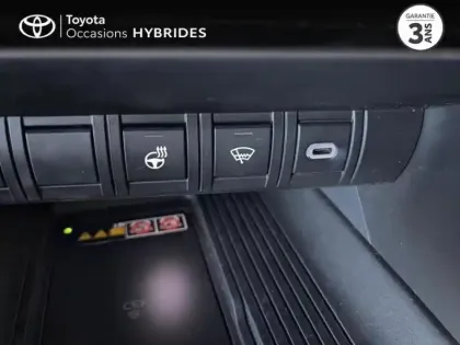 Photo 13 Toyota C-HR  2.0 Hybride 200ch Design Pack Confort