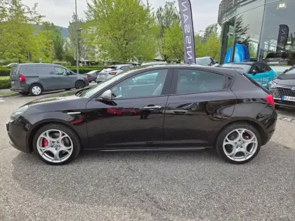 Photo 11 Alfa Romeo Giulietta  1.4 TB MultiAir 170ch Lusso Stop&Start TCT