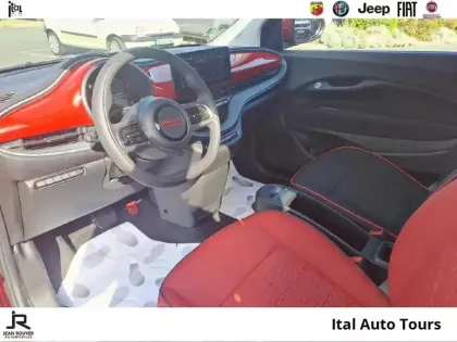 Photo 8 Fiat 500  e/ELECTRIQUE 118ch/118 (RED) MY23/CAMERA/RADAR/GPS