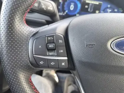 Photo 12 Ford Kuga  2.5 Duratec 190ch FHEV E85 ST-Line BVA