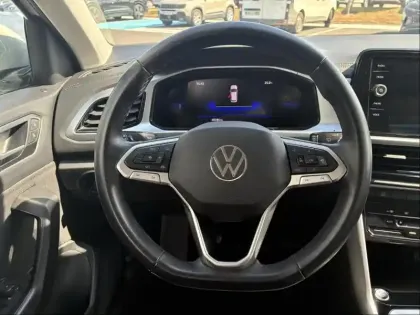 Photo 10 Volkswagen T-roc  1.0 TSI 110ch Life