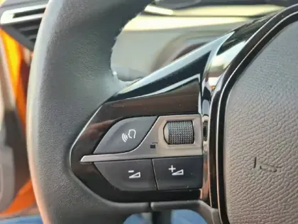Photo 19 Peugeot 2008  PureTech 100 S&S BVM6