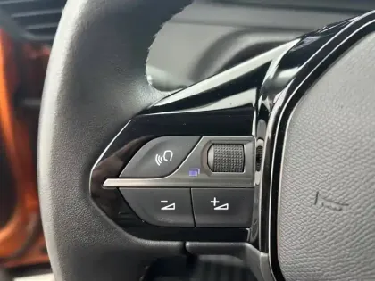 Photo 44 Peugeot 2008  PureTech 100 S&S BVM6