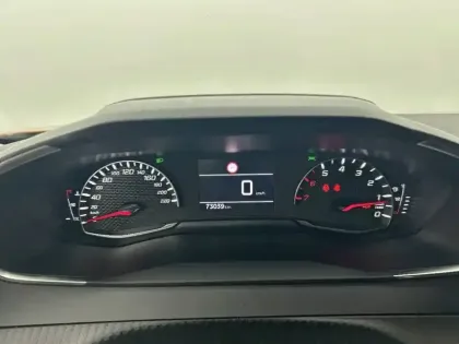 Photo 36 Peugeot 2008  PureTech 100 S&S BVM6