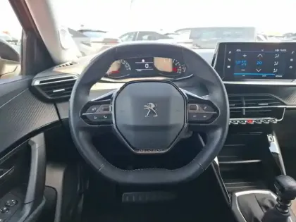 Photo 8 Peugeot 2008  PureTech 100 S&S BVM6