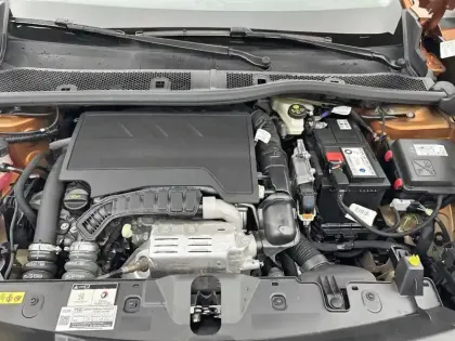 Photo 51 Peugeot 2008  PureTech 100 S&S BVM6