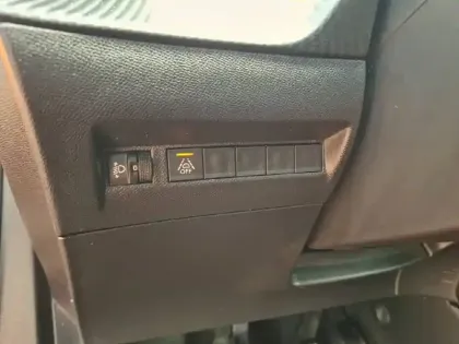 Photo 17 Peugeot 2008  PureTech 100 S&S BVM6