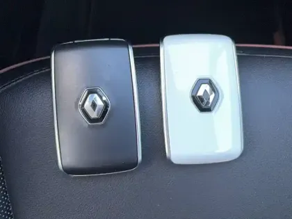 Photo 25 Renault Captur  E-Tech Plug-in 160 - 21
