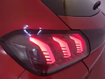 Photo 17 Peugeot 208  PureTech 100 S&S BVM6