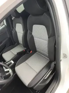Photo 8 Renault Clio  E-Tech full hybrid 145