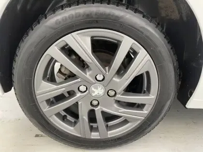 Photo 15 Peugeot 208  PureTech 100 S&S EAT8