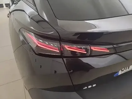 Photo 16 Peugeot 408  PHEV 225 e-EAT8